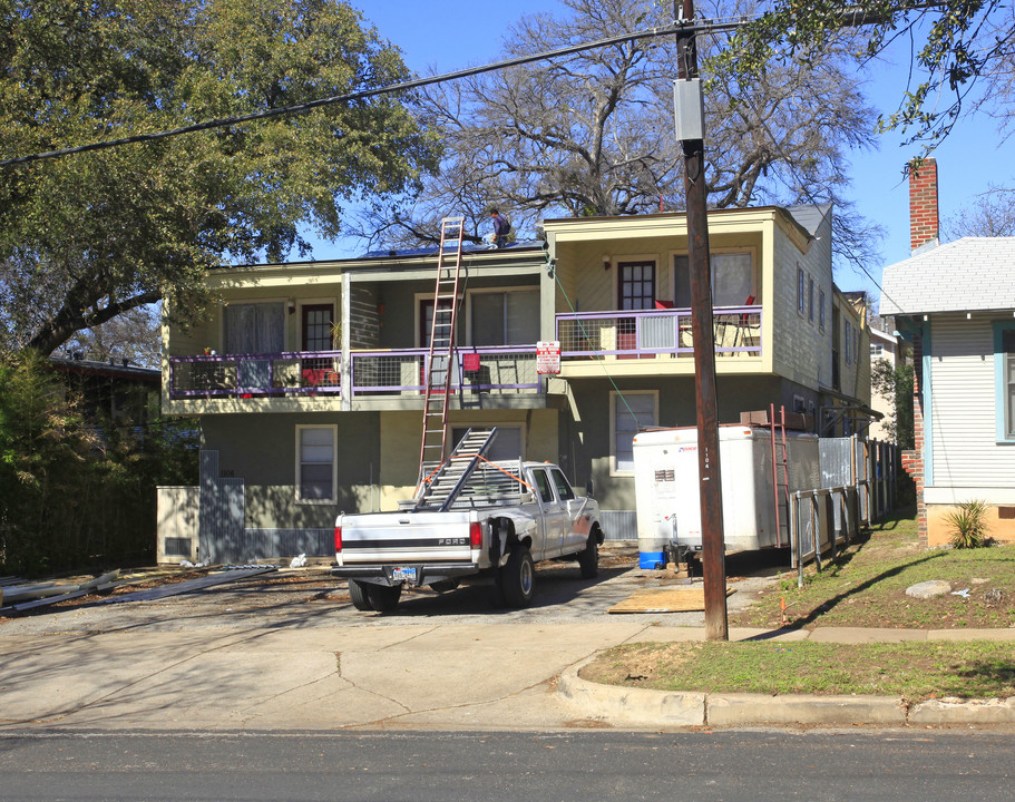 Mark Twain Apartments in Austin, TX - Foto de edificio