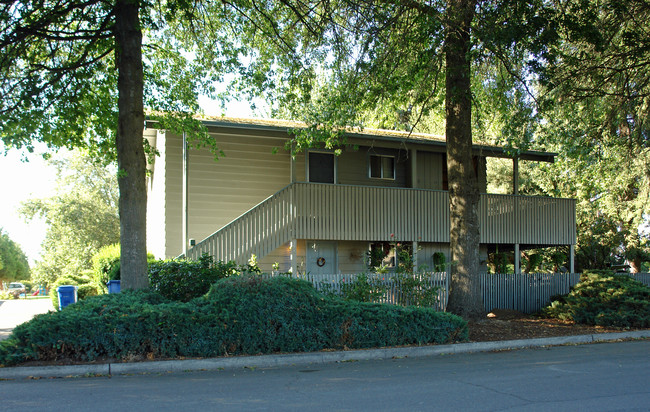 595 Lone Oak in Eugene, OR - Building Photo - Building Photo