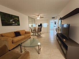 2703 Nassau Bnd, Unit D1