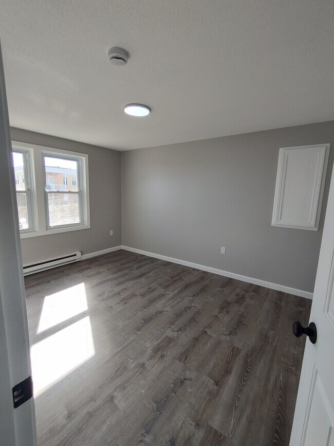 133 Bellingham St, Unit 2 in Chelsea, MA - Building Photo - Building Photo