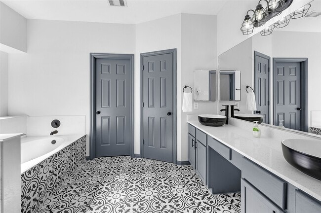 property at 6818 Catarina Cir