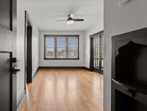 4909 Lindenwood Ave-Unit -Apt 201 in St. Louis, MO - Building Photo - Building Photo