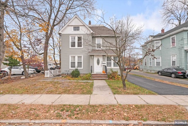 20 Maple St in Ramsey, NJ - Building Photo