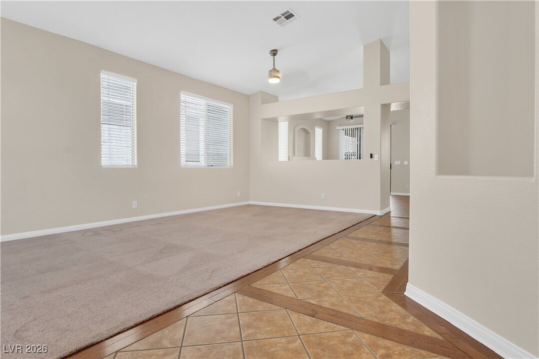 8940 Emery Lake St in Las Vegas, NV - Building Photo