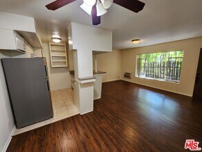 1013 N San Vicente Blvd in West Hollywood, CA - Building Photo - Building Photo