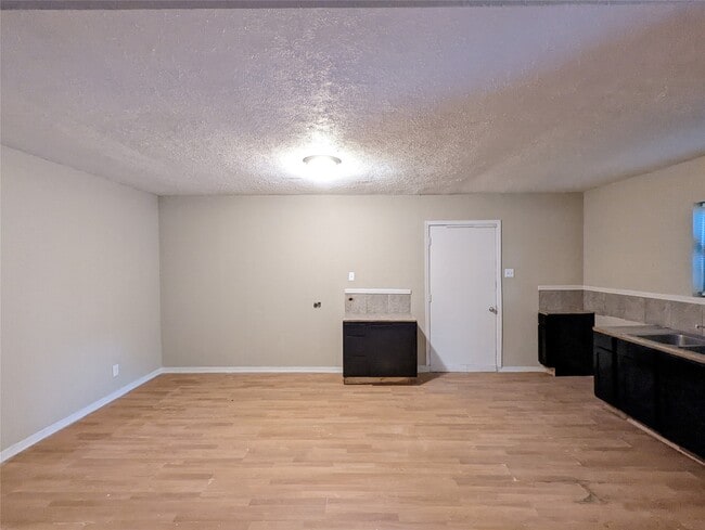 property at 2016 Creston Dr