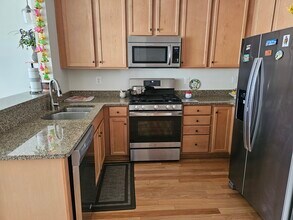 22946 Newcut Rd in Clarksburg, MD - Building Photo - Building Photo