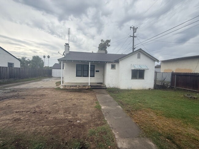 property at 315 N Maple Ave