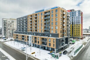 Market in Laval, QC - Building Photo
