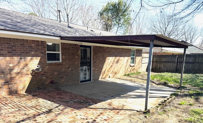 6475 Yorkshire Rd in Horn Lake, MS - Building Photo - Building Photo