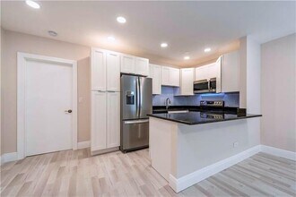 628 NE 8th Ave in Fort Lauderdale, FL - Building Photo - Building Photo