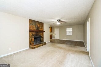 5850 Bearing Way in College Park, GA - Building Photo - Building Photo