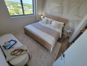 9501 SW 70th Ave, Unit B8 in Pinecrest, FL - Building Photo - Building Photo