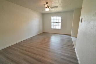 11348 McCree Rd in Dallas, TX - Building Photo - Building Photo