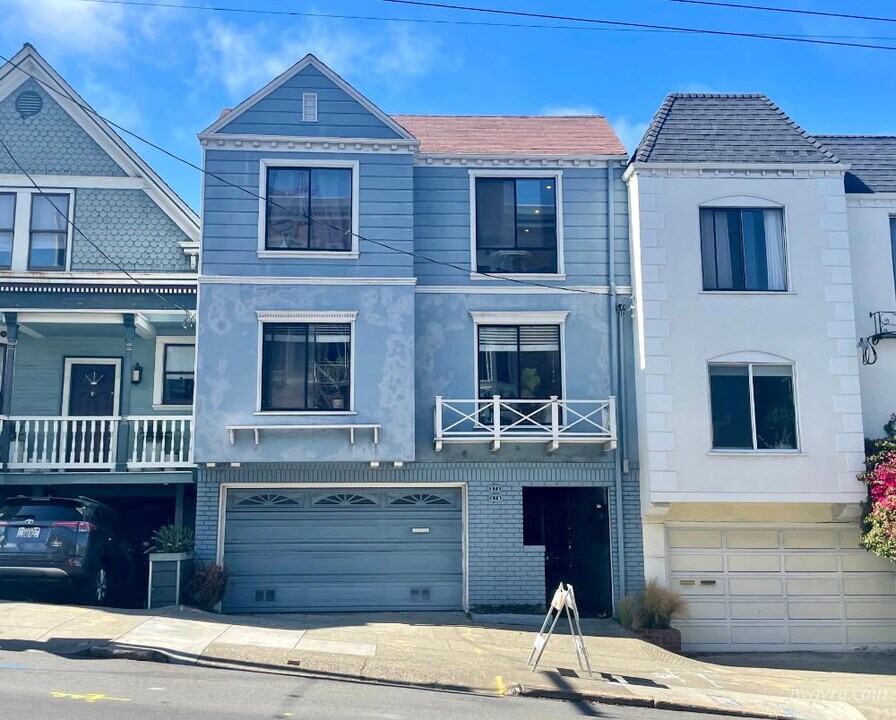 272 Parnassus Ave in San Francisco, CA - Building Photo