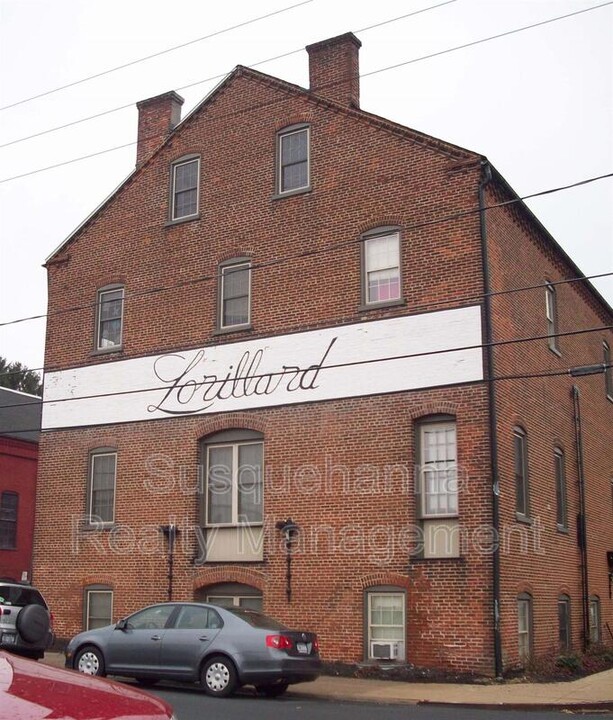 402 W Frederick St in Lancaster, PA - Building Photo