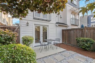 2408 SW Edmunds St in Seattle, WA - Building Photo - Building Photo