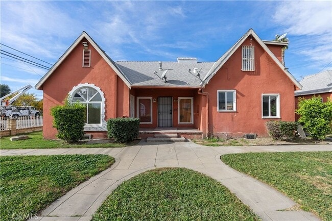 272 W 9th St in San Bernardino, CA - Foto de edificio - Building Photo