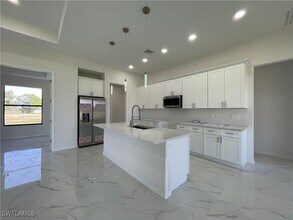 2614 NW 20th Terrace in Cape Coral, FL - Foto de edificio - Building Photo