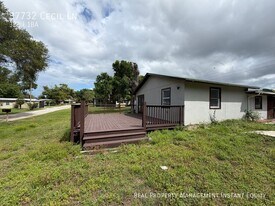 37732 Cecil Ln in Zephyrhills, FL - Building Photo