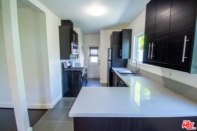 9035 Dicks St in West Hollywood, CA - Building Photo - Building Photo