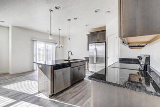 803 N Hilltop Dr in Lehi, UT - Building Photo - Building Photo