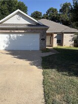 3062 Eaglecrest Cir in Springdale, AR - Building Photo