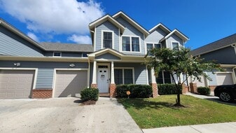 200 Seasons Cir in Suffolk, VA - Building Photo
