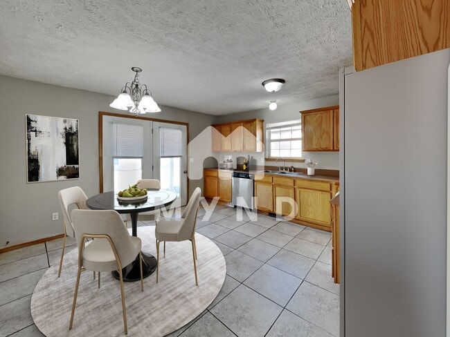 1131 S Brown Ave in Springfield, MO - Foto de edificio - Building Photo