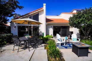 13 Port of Spain Rd in Coronado, CA - Building Photo