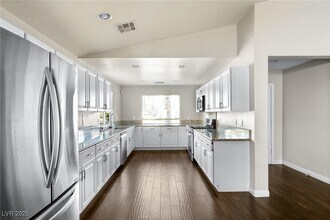 2721 Willow Basket Ln in Las Vegas, NV - Building Photo - Building Photo