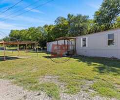 3 Sleepy Hollow in Valley Mills, TX - Building Photo