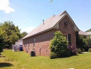 105 Martha George Hall Dr in Troy, AL - Building Photo - Building Photo