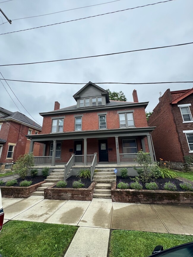 1212 Dennison Ave, Unit 1212