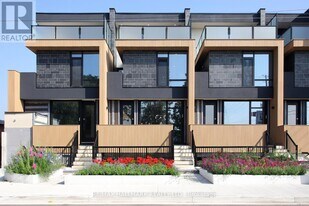 4 Owen Dr in Toronto, ON - Building Photo