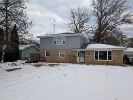 518 11th Pl in Somers, WI - Building Photo
