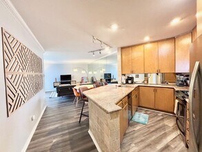 3101 Peninsula Rd in Oxnard, CA - Building Photo - Building Photo