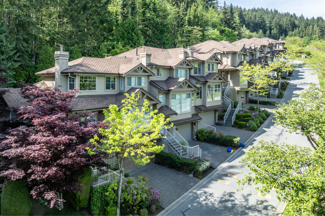 2979 Panorama Dr in Coquitlam, BC - Building Photo