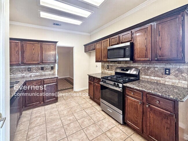 1203 Ivybridge Dr in Pflugerville, TX - Building Photo - Building Photo