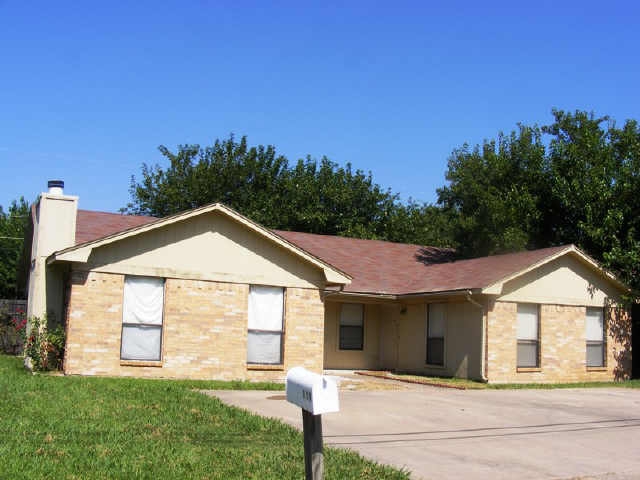 111 Saddle Rd in White Settlement, TX - Building Photo