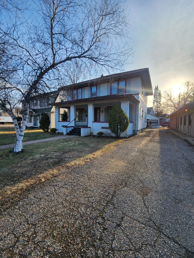 property at 1718 Grand Ave