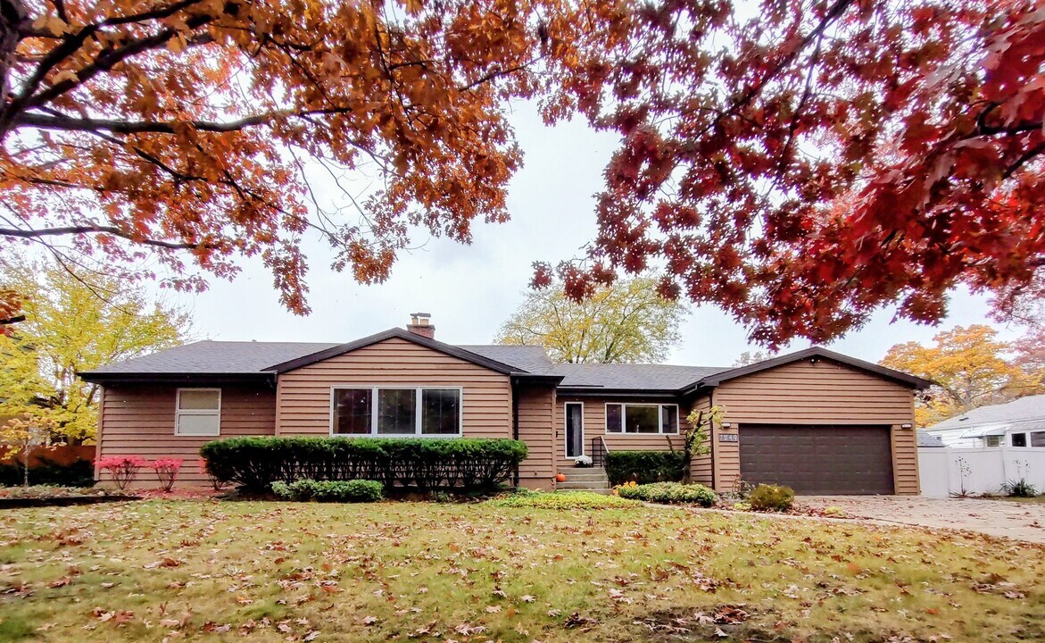 7249 W 109th Pl in Worth, IL - Building Photo