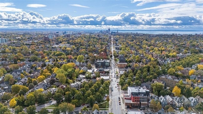 1020 Elmwood Ave in Buffalo, NY - Building Photo - Building Photo