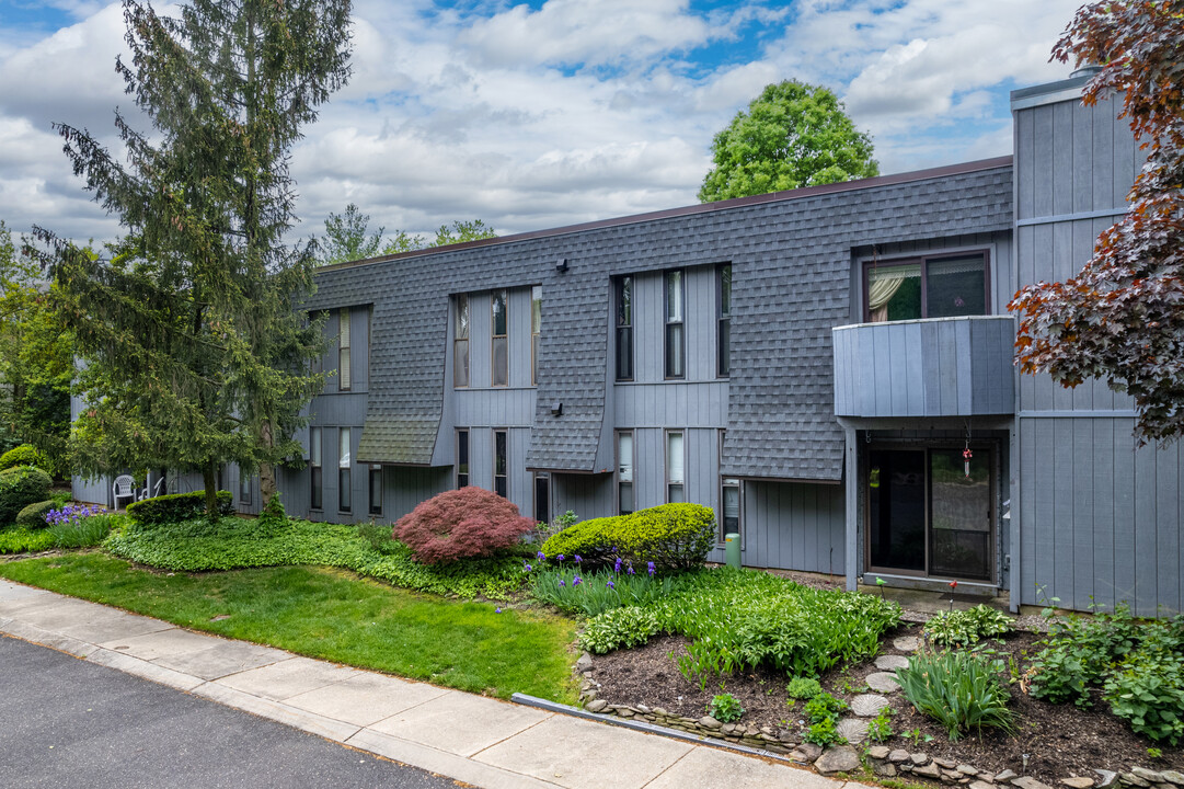 Clusters of Lexton in Maple Shade, NJ - Foto de edificio