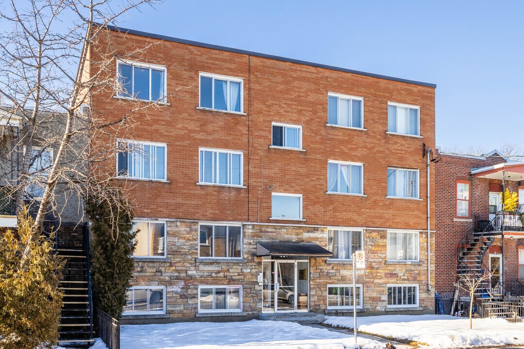 631 Tenth Av in Verdun, QC - Building Photo