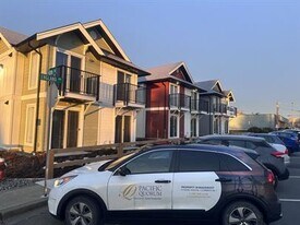 995 England Ave in Courtenay, BC - Building Photo