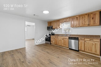 920 W Ford St in Denison, TX - Building Photo - Building Photo