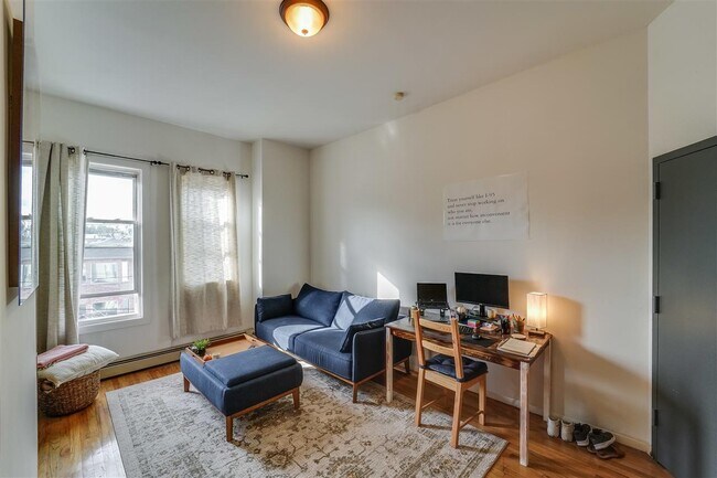 78 Webster Ave in Jersey City, NJ - Building Photo - Building Photo