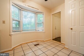 2041 S Glebe Rd in Arlington, VA - Foto de edificio - Building Photo