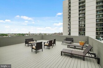 412 S 13th St in Philadelphia, PA - Building Photo - Building Photo